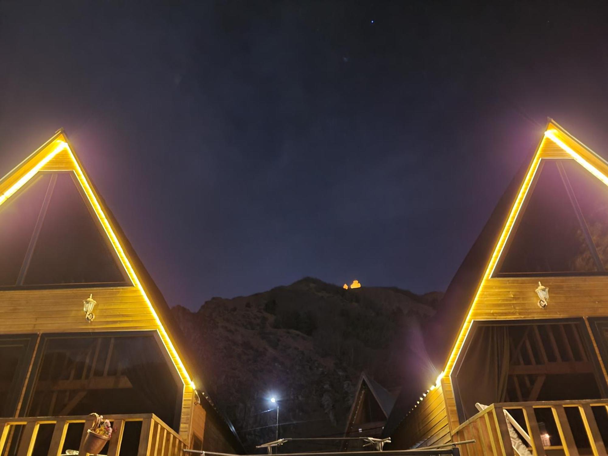 Pine Chalet Kazbegi Luaran gambar