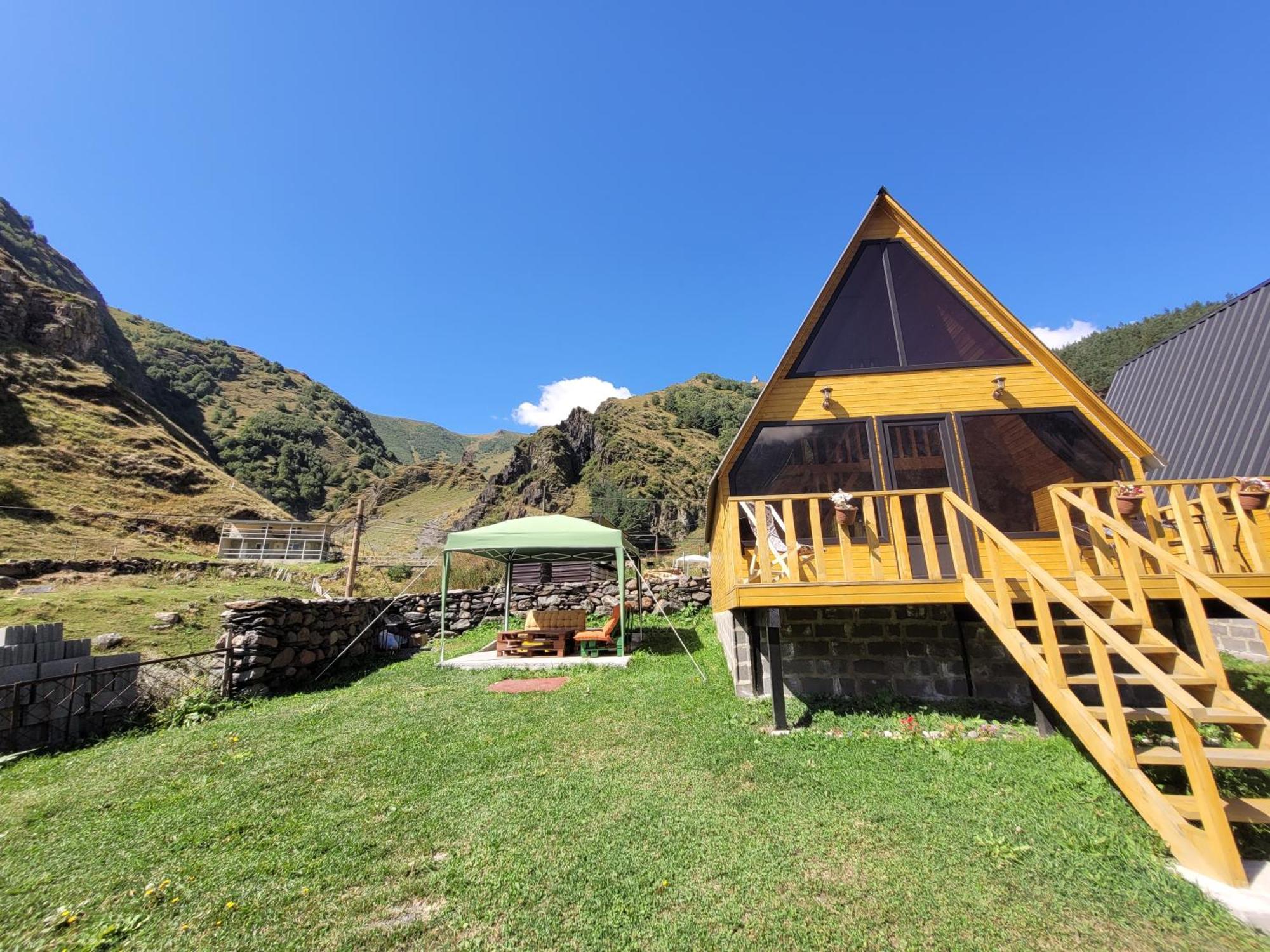Pine Chalet Kazbegi Luaran gambar