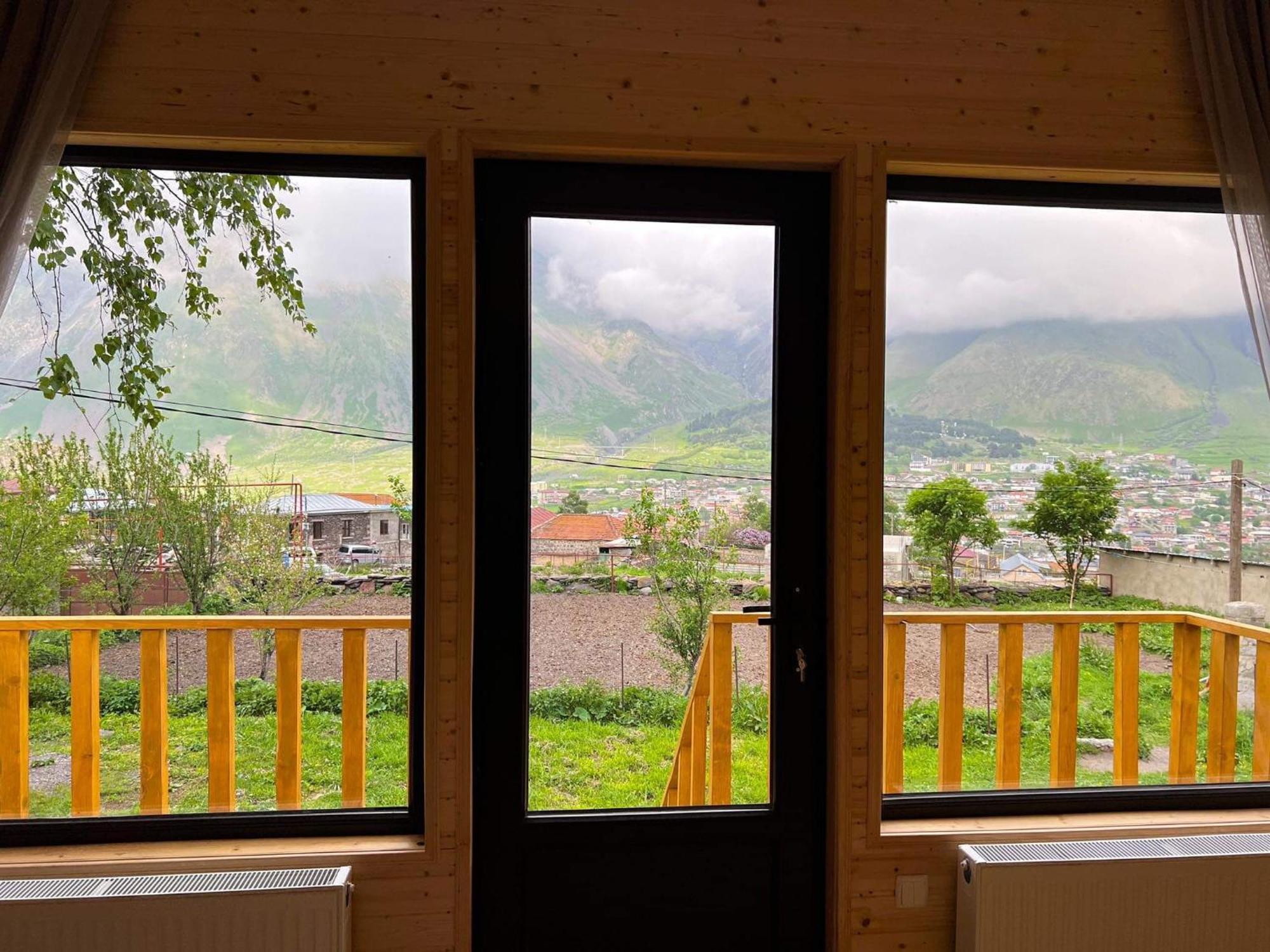 Pine Chalet Kazbegi Bilik gambar